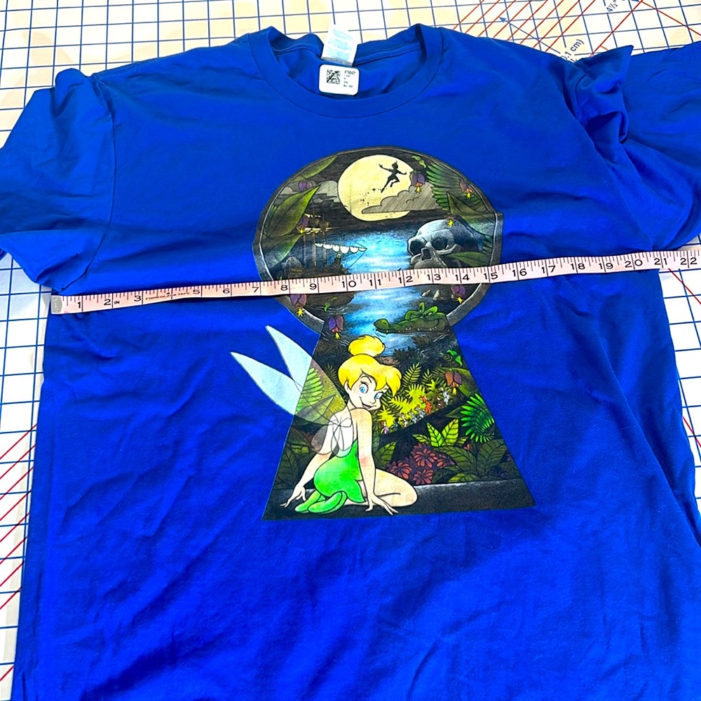Tinker Bell looking through the keyhole adult large T-shirt NWOT - Picture 5 of 8